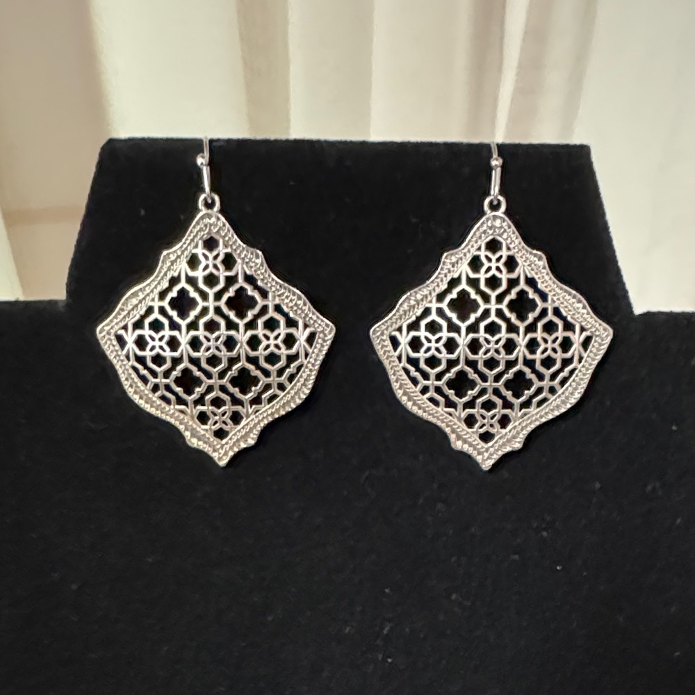 Kendra Scott Kirsten Filigree earrings in Silver